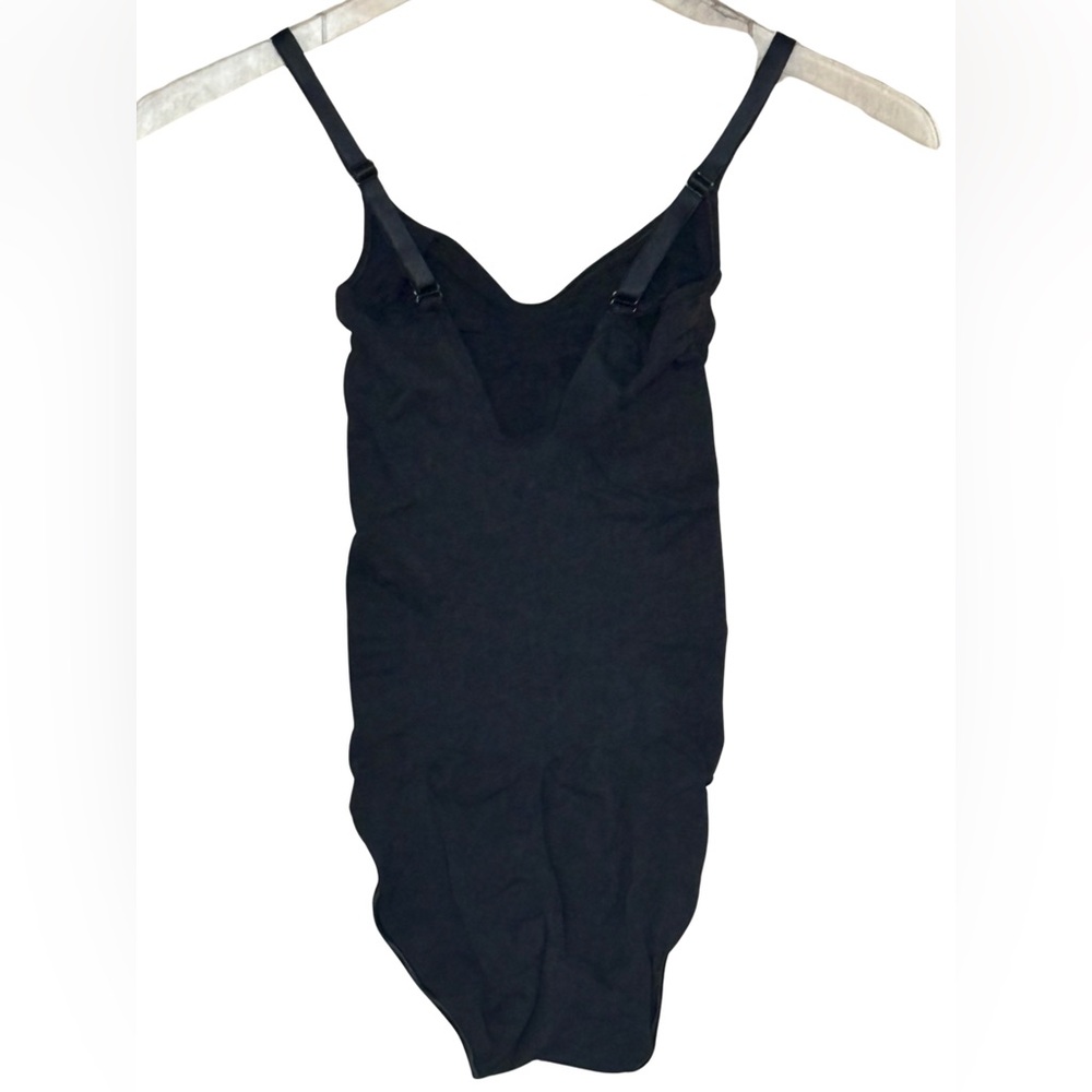 SKIMS: Seamless Sculpt Brief Bodysuit in Onyx